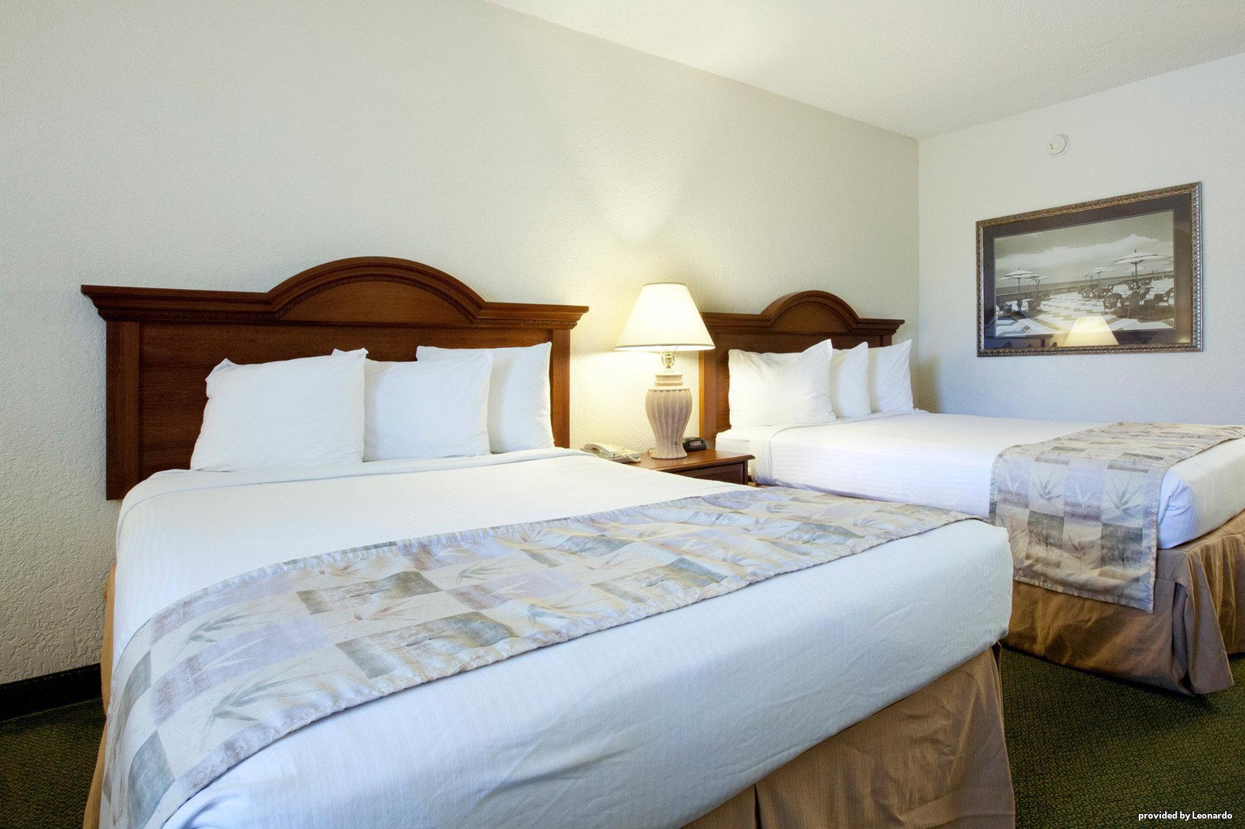 Baymont By Wyndham Sarasota Hotel Ruang foto