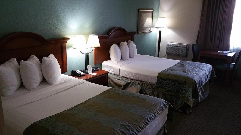 Baymont By Wyndham Sarasota Hotel Bagian luar foto